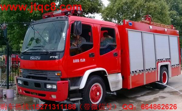 水罐消防車?yán)^續(xù)上演“王者歸來(lái)”.jpg