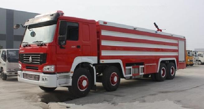 重汽豪沃25噸水罐消防車(chē)(國(guó)五)