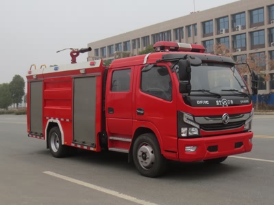 東風(fēng)多利卡泡沫消防車(chē)（5噸）
